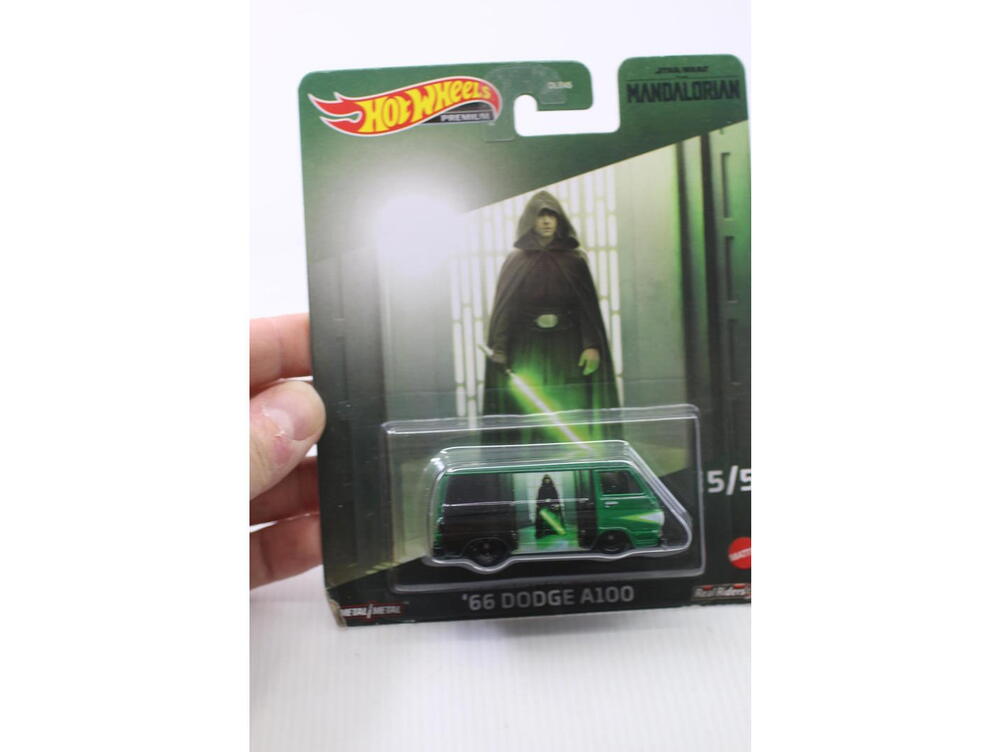 HOT WHEELS 2023 STAR WARS MANDALORIAN DODGE A100 5/5 BLACK Mag/RR